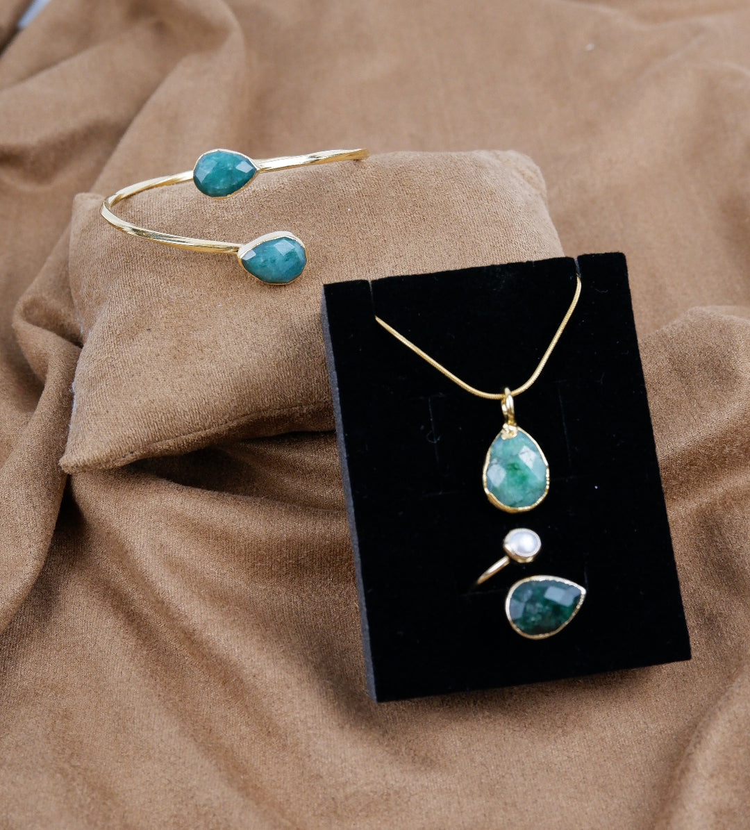 KÖK ZÜMRÜT BİLEKLİK NO.1