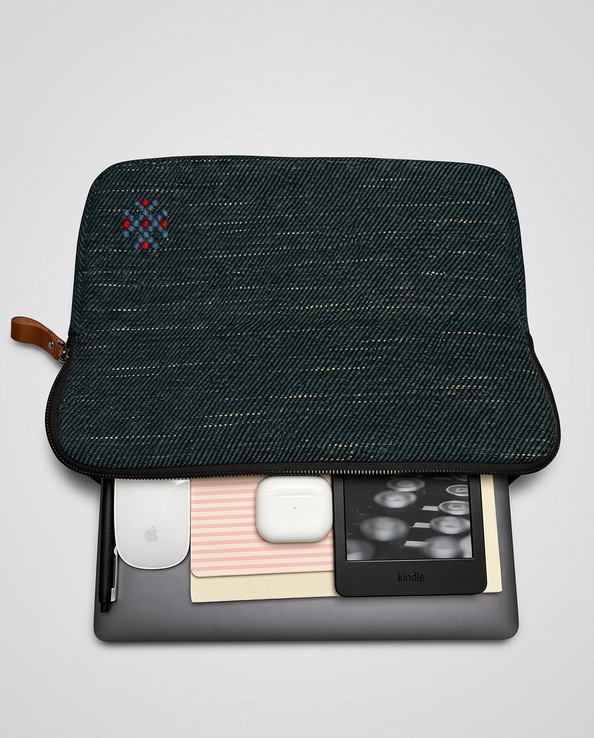Köşe Laptop Çantası Koyu Yeşil – laptop ve aksesuarlarla
